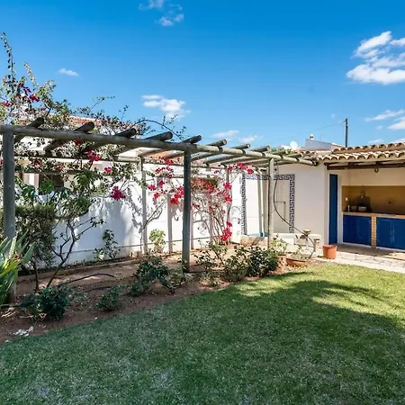 Castelinho - Pool - Beach - Free Wifi - Air Con