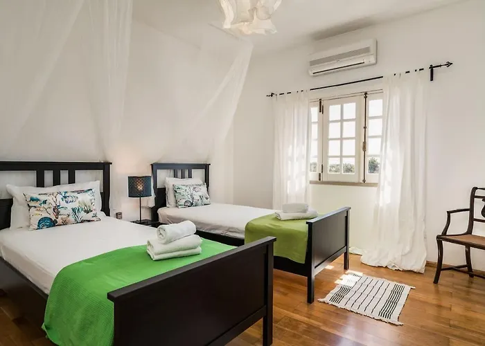 Apartment Castelinho - Pool - Beach - Free Wifi - Air Con