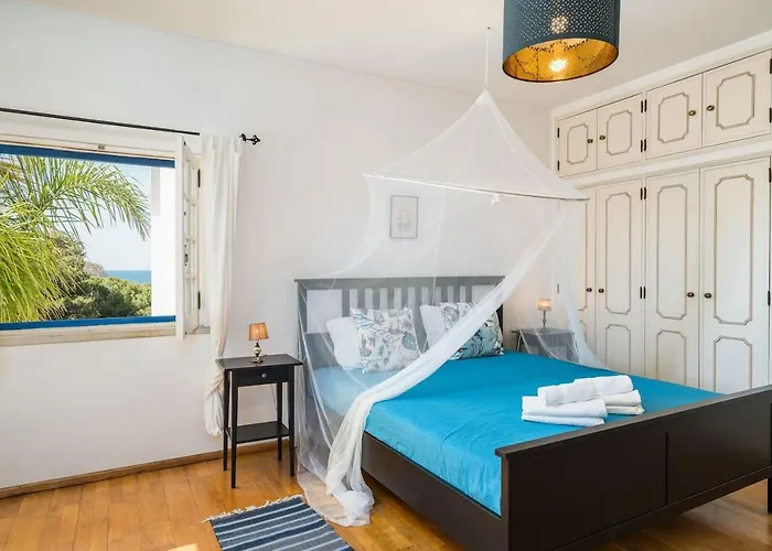 Apartment Castelinho - Pool - Beach - Free Wifi - Air Con *