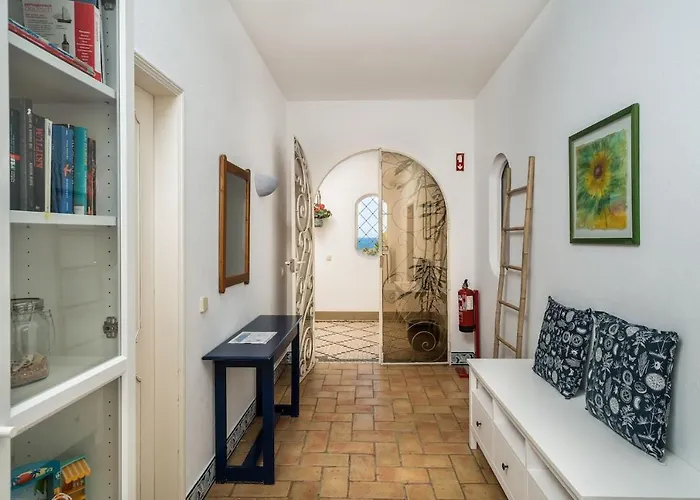 Castelinho - Pool - Beach - Free Wifi - Air Con